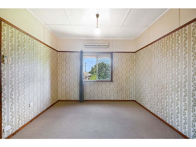 6 First Avenue, Harristown QLD 4350