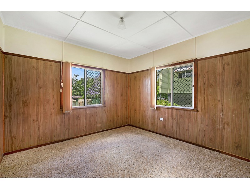 6 First Avenue, Harristown QLD 4350