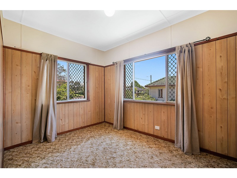 6 First Avenue, Harristown QLD 4350