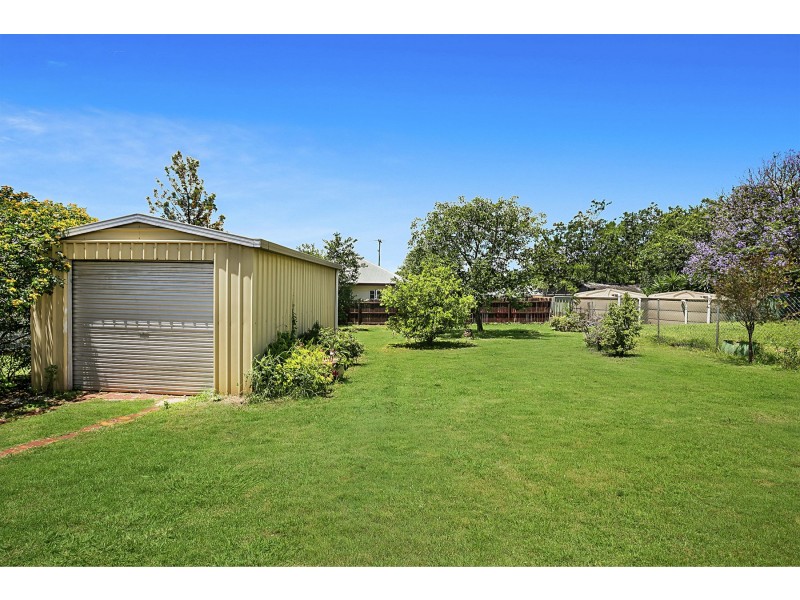 6 First Avenue, Harristown QLD 4350