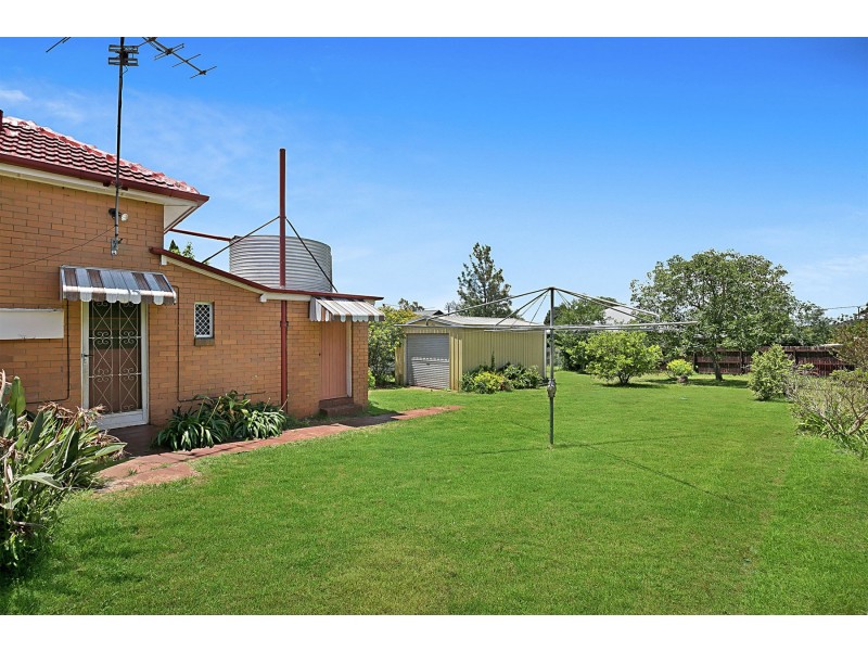 6 First Avenue, Harristown QLD 4350