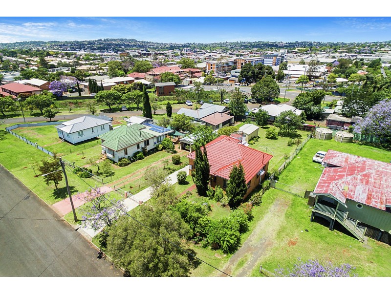 6 First Avenue, Harristown QLD 4350