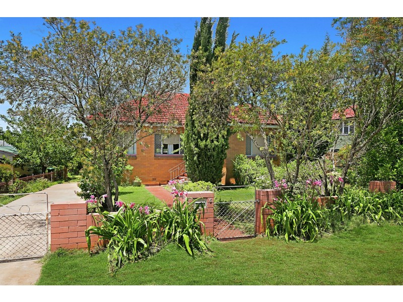 6 First Avenue, Harristown QLD 4350