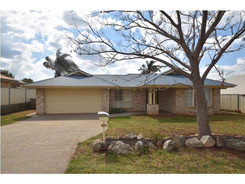 363 Spring Street, Kearneys Spring QLD 4350