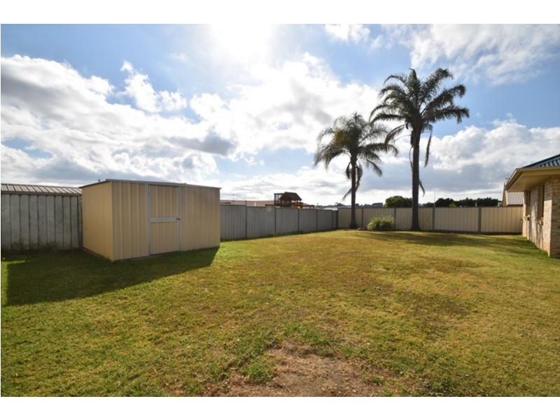 363 Spring Street, Kearneys Spring QLD 4350