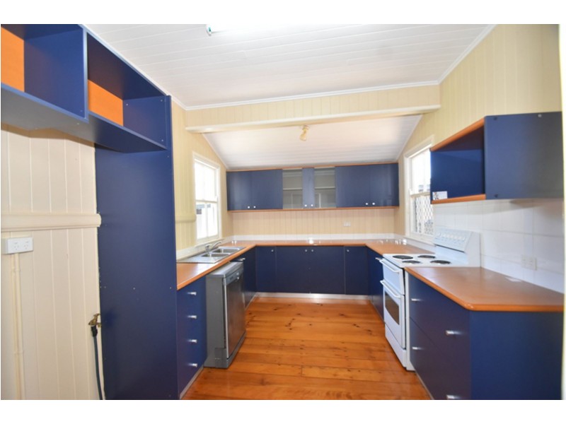 32 Tolmie Street, South Toowoomba QLD 4350