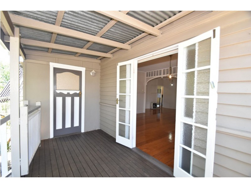 32 Tolmie Street, South Toowoomba QLD 4350