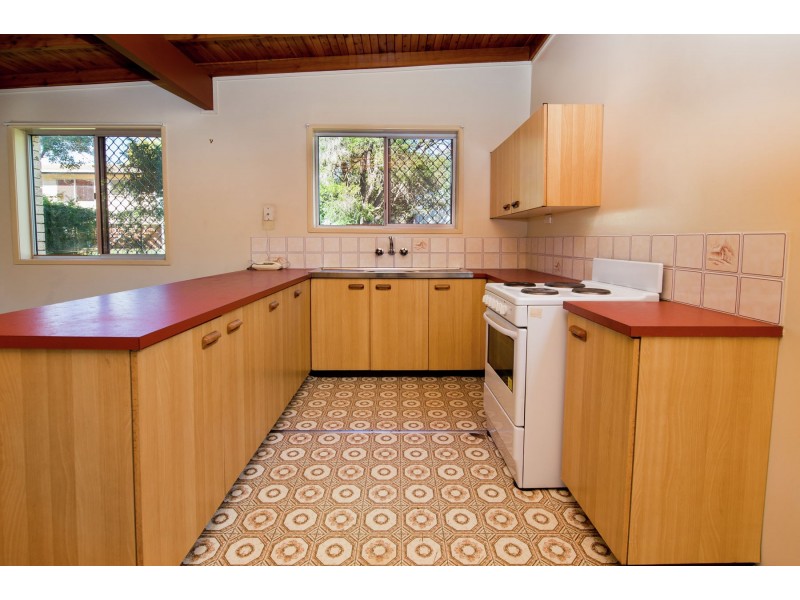 Unit 1 & 2, 4 Wine Drive, Wilsonton Heights QLD 4350