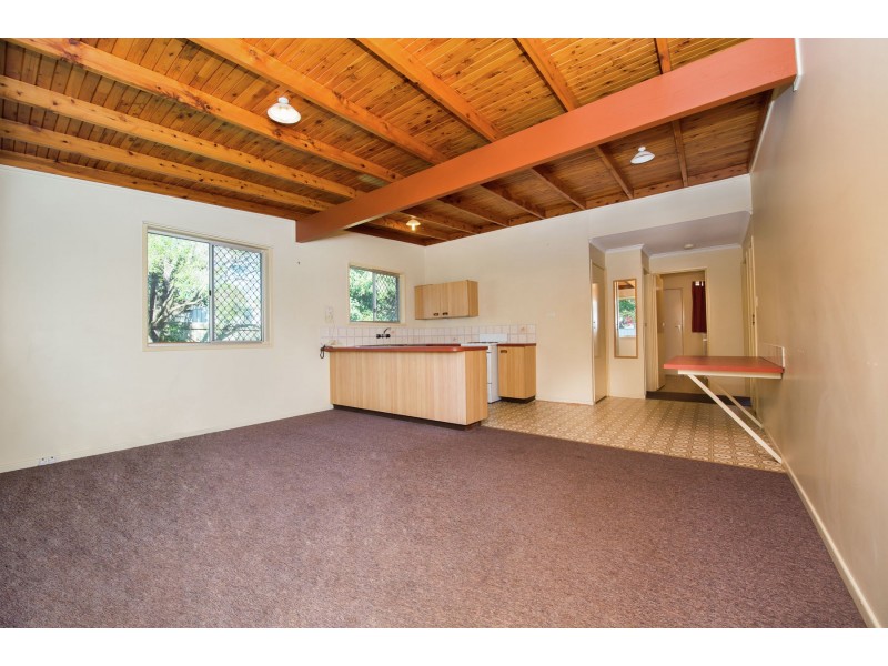 Unit 1 & 2, 4 Wine Drive, Wilsonton Heights QLD 4350