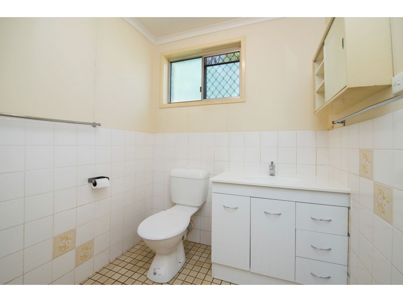 Unit 1 & 2, 4 Wine Drive, Wilsonton Heights QLD 4350
