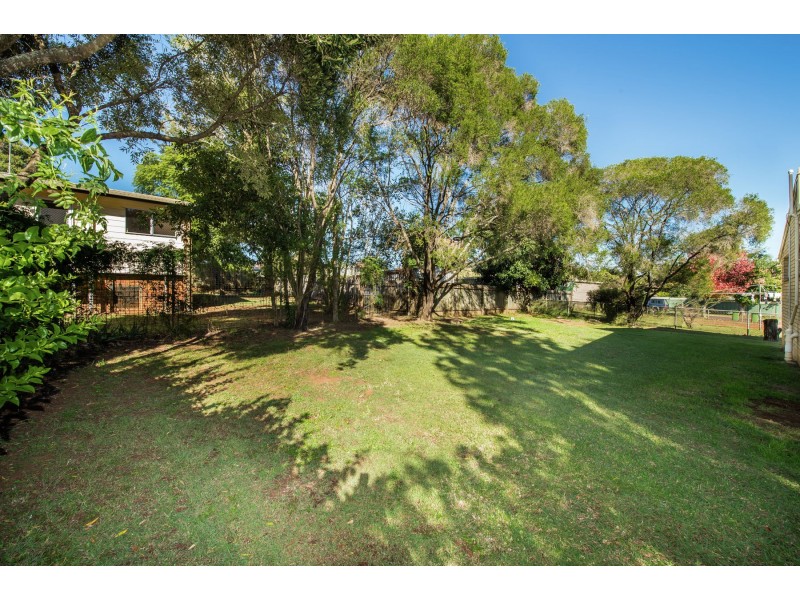 Unit 1 & 2, 4 Wine Drive, Wilsonton Heights QLD 4350