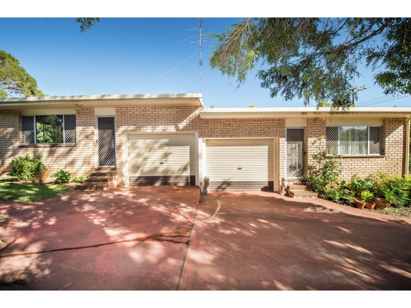 Unit 1 & 2, 4 Wine Drive, Wilsonton Heights QLD 4350