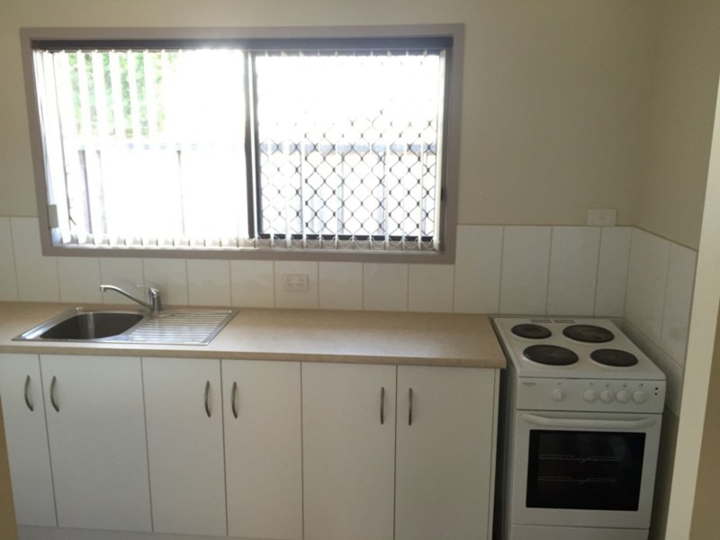 2/329 West Street, Harristown QLD 4350