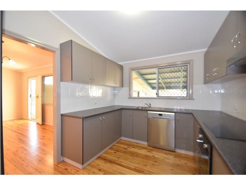 2 Roessler Street, Rangeville QLD 4350