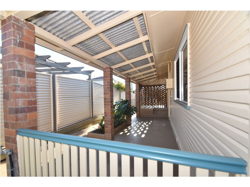 2 Roessler Street, Rangeville QLD 4350