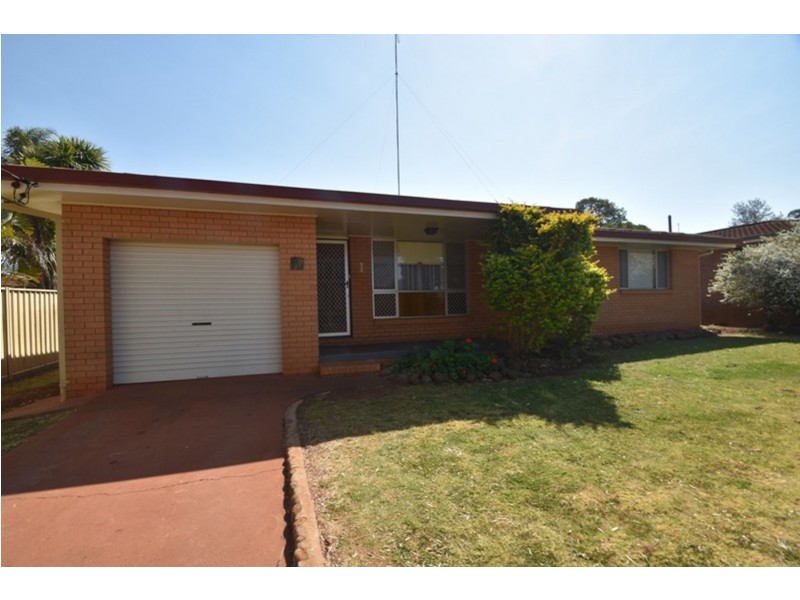 27 Friend Street, Harristown QLD 4350