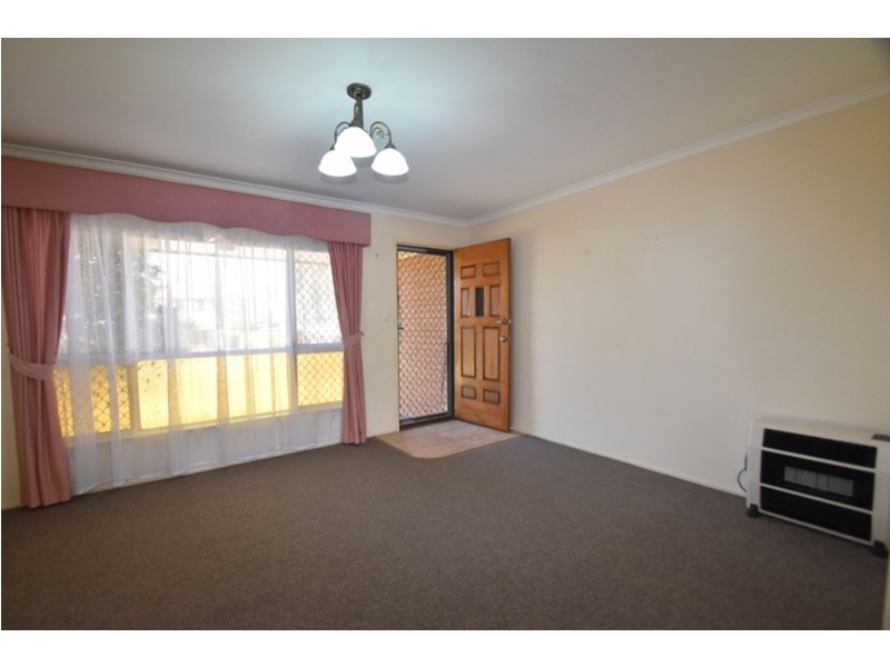 27 Friend Street, Harristown QLD 4350