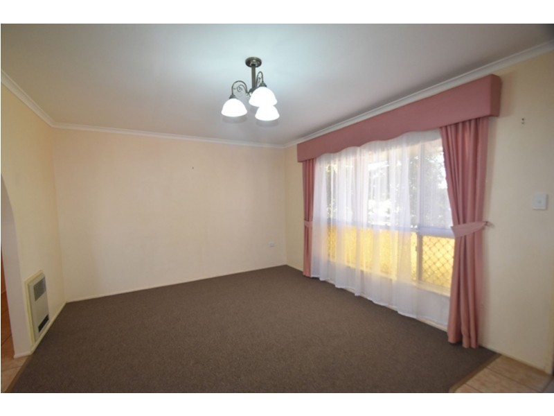 27 Friend Street, Harristown QLD 4350