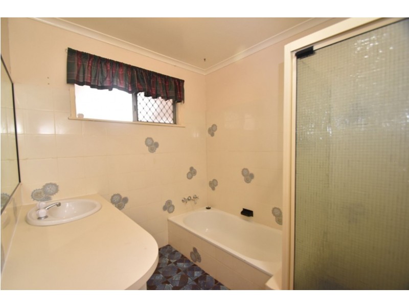 27 Friend Street, Harristown QLD 4350