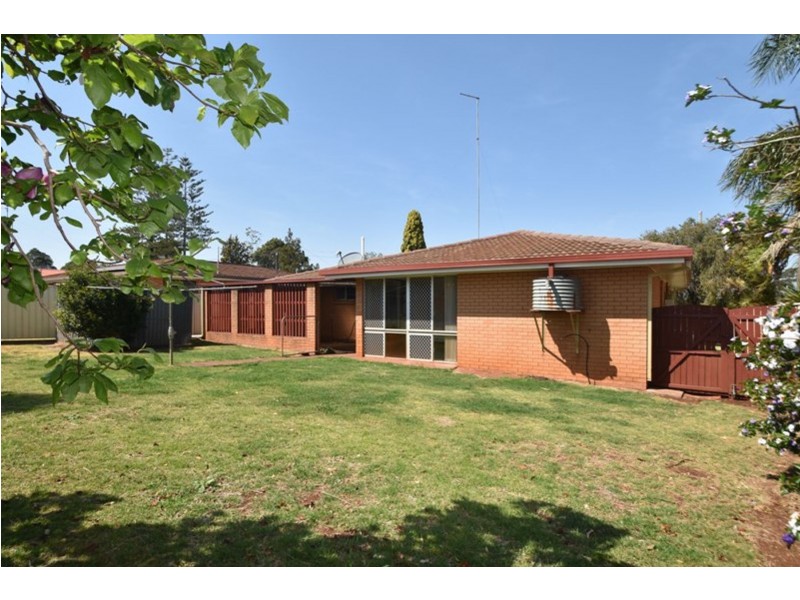 27 Friend Street, Harristown QLD 4350