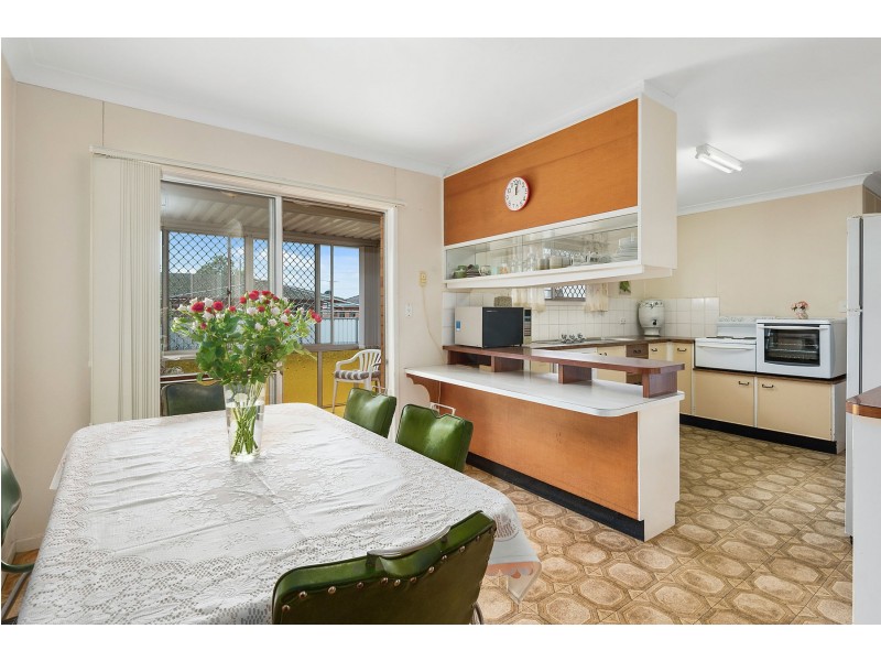 9 Skoien Street, Harristown QLD 4350