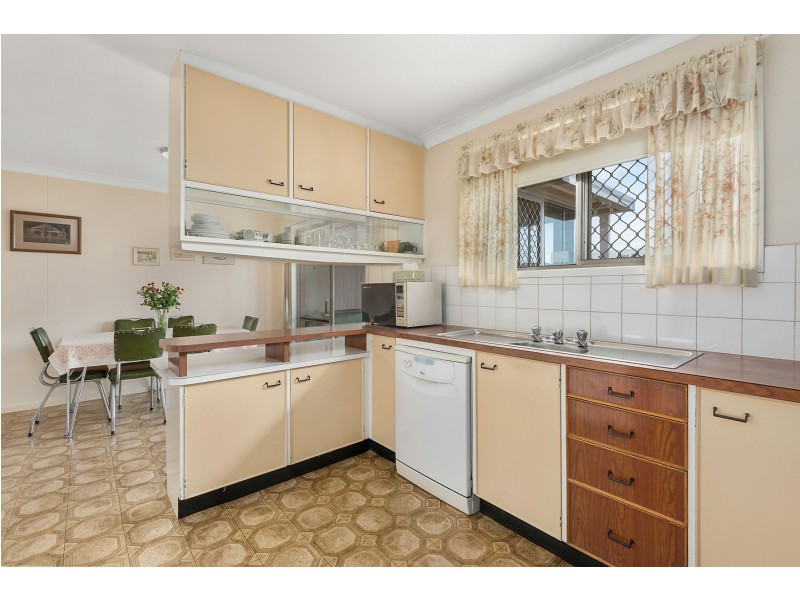 9 Skoien Street, Harristown QLD 4350