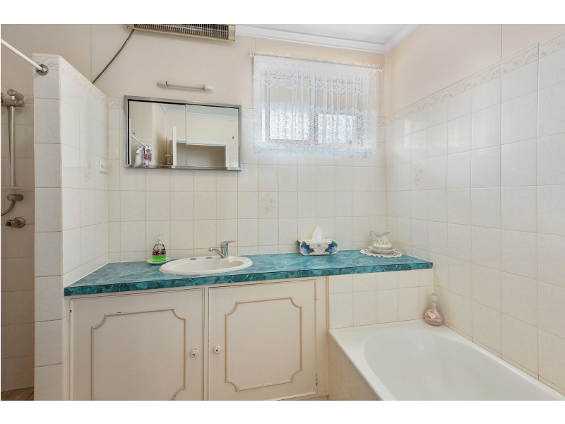 9 Skoien Street, Harristown QLD 4350