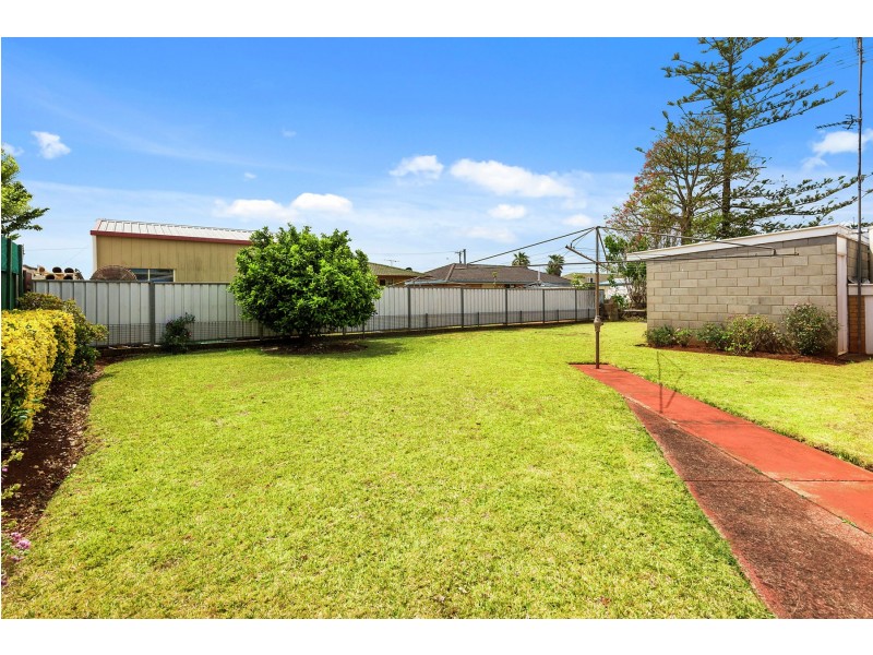 9 Skoien Street, Harristown QLD 4350