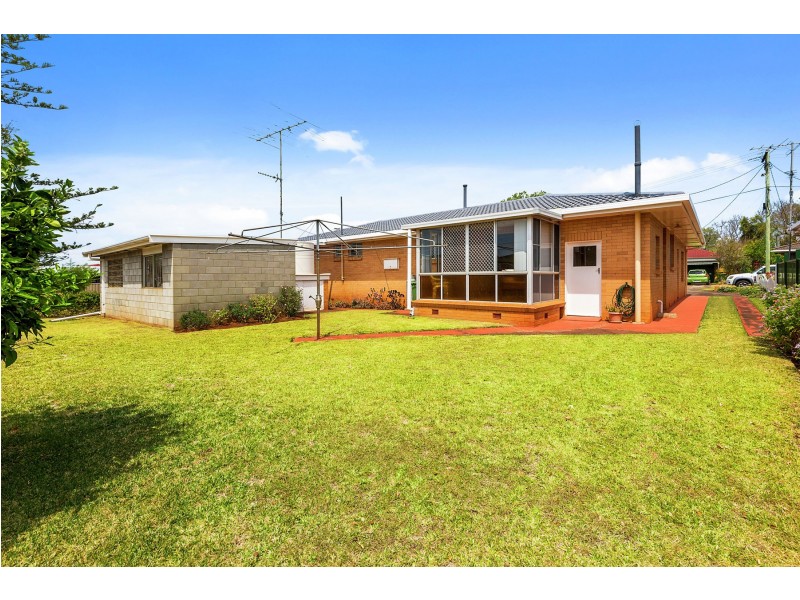 9 Skoien Street, Harristown QLD 4350