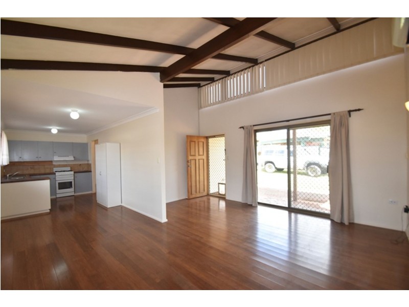 38 Wine Drive, Wilsonton Heights QLD 4350