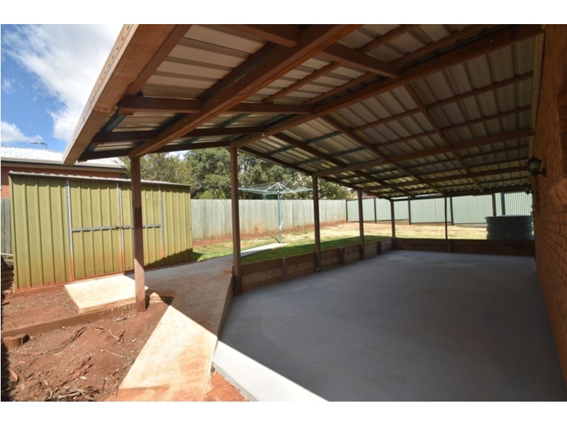 38 Wine Drive, Wilsonton Heights QLD 4350