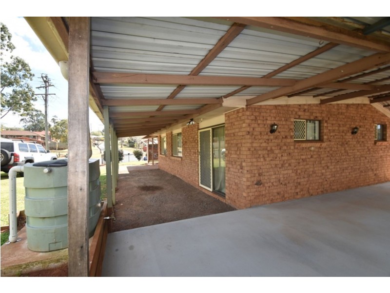 38 Wine Drive, Wilsonton Heights QLD 4350
