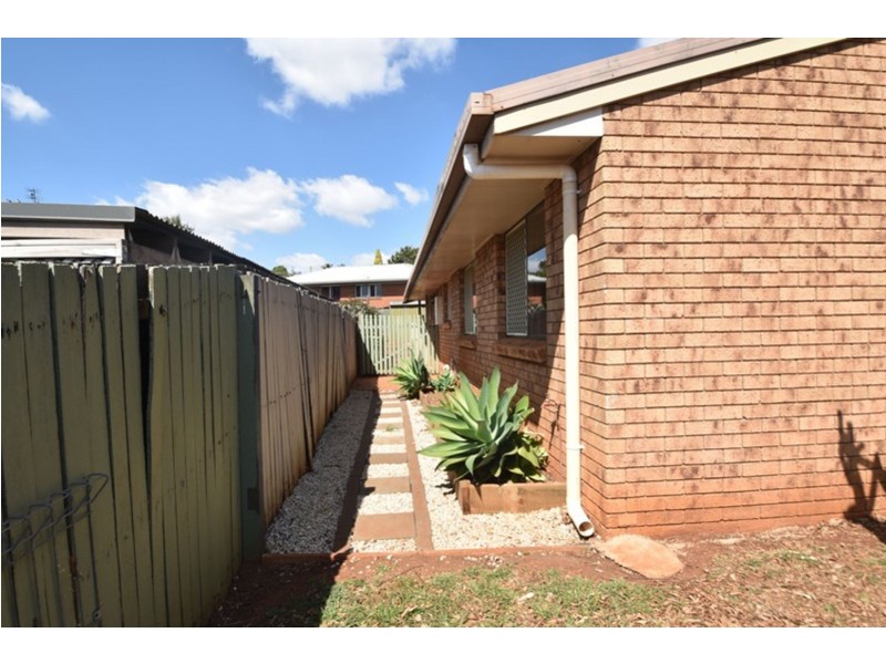 38 Wine Drive, Wilsonton Heights QLD 4350