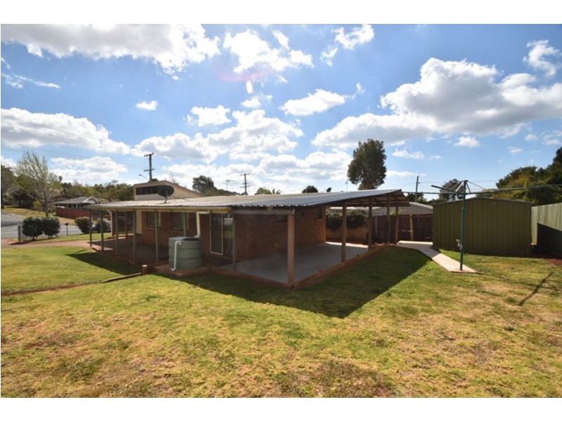 38 Wine Drive, Wilsonton Heights QLD 4350