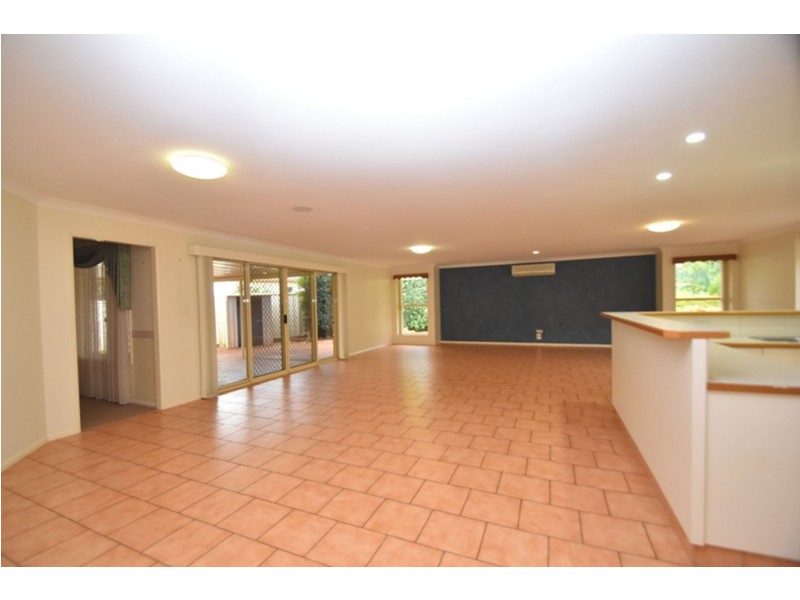 14 Wood Drive, Middle Ridge QLD 4350