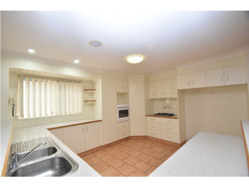 14 Wood Drive, Middle Ridge QLD 4350