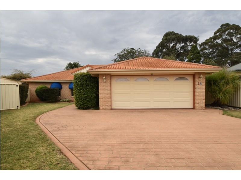 14 Wood Drive, Middle Ridge QLD 4350