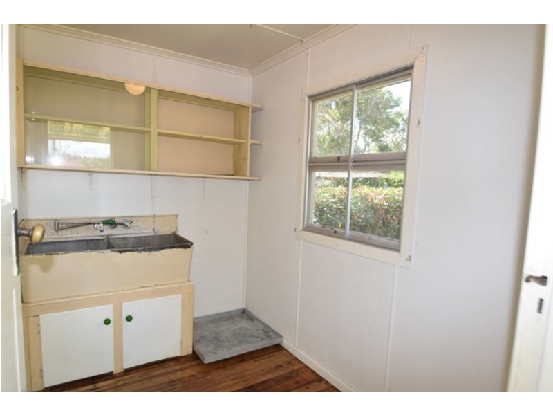 23 Dalgleish Street, South Toowoomba QLD 4350