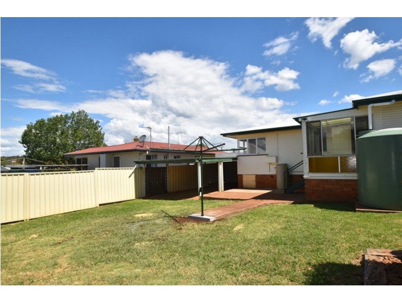 23 Dalgleish Street, South Toowoomba QLD 4350