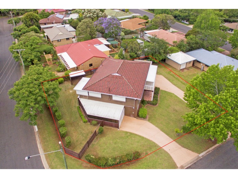 7 Bagot Street, Centenary Heights QLD 4350