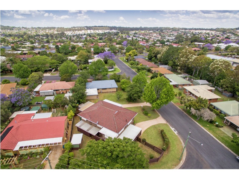 7 Bagot Street, Centenary Heights QLD 4350
