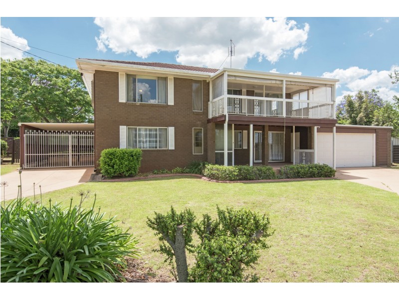 7 Bagot Street, Centenary Heights QLD 4350