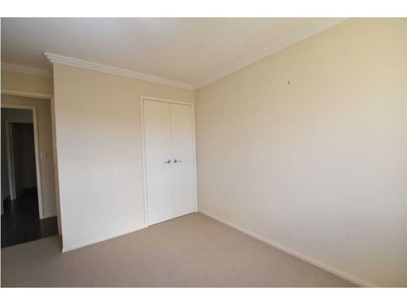 4/11 Albert Street, Newtown QLD 4350