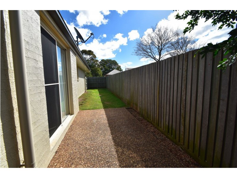 4/11 Albert Street, Newtown QLD 4350