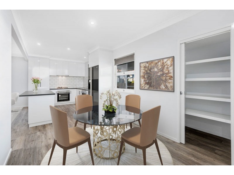 18 Esther Street, Mount Lofty QLD 4350