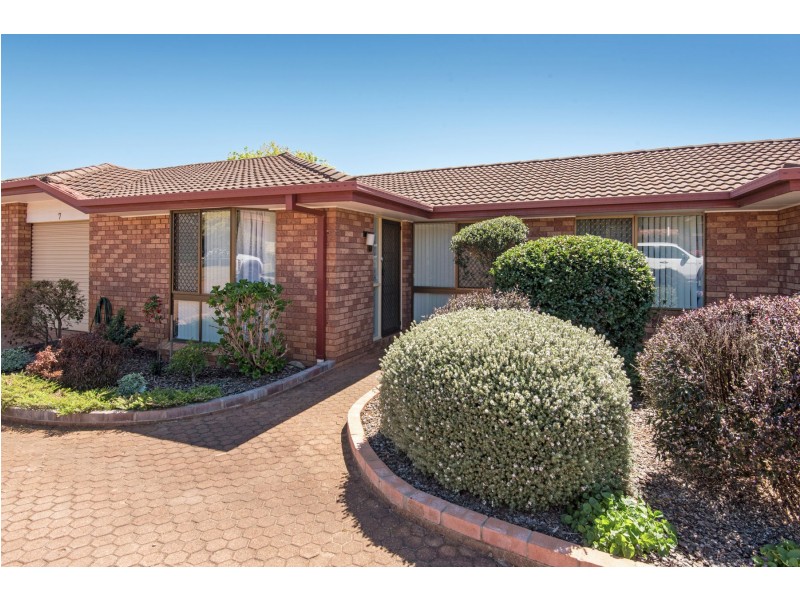 7/301 Bridge Street, Newtown QLD 4350