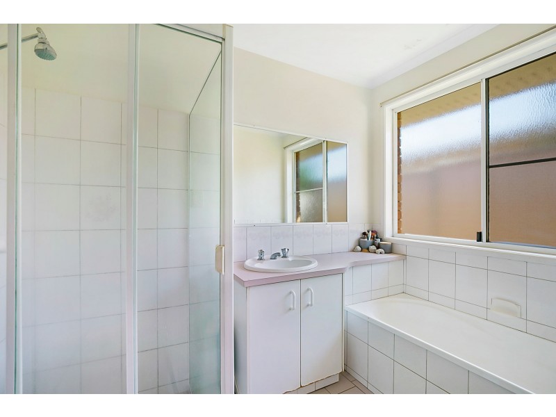 7 Blueberry Ash Court, Glenvale QLD 4350