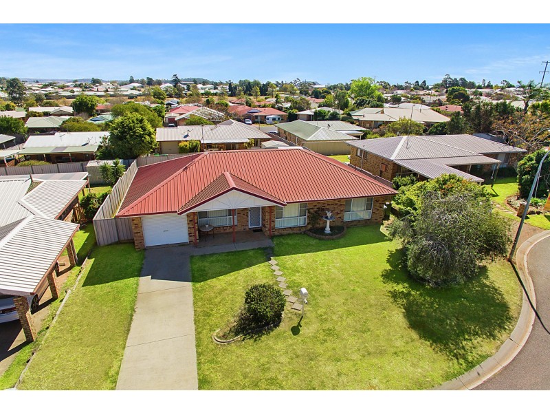 7 Blueberry Ash Court, Glenvale QLD 4350