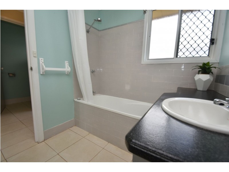 152 Hursley Road, Glenvale QLD 4350