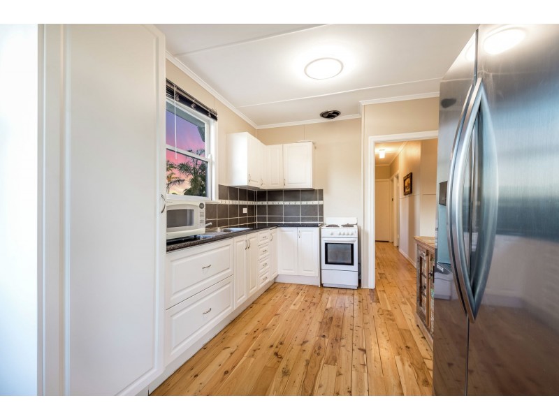 12 Merritt Street, Harristown QLD 4350